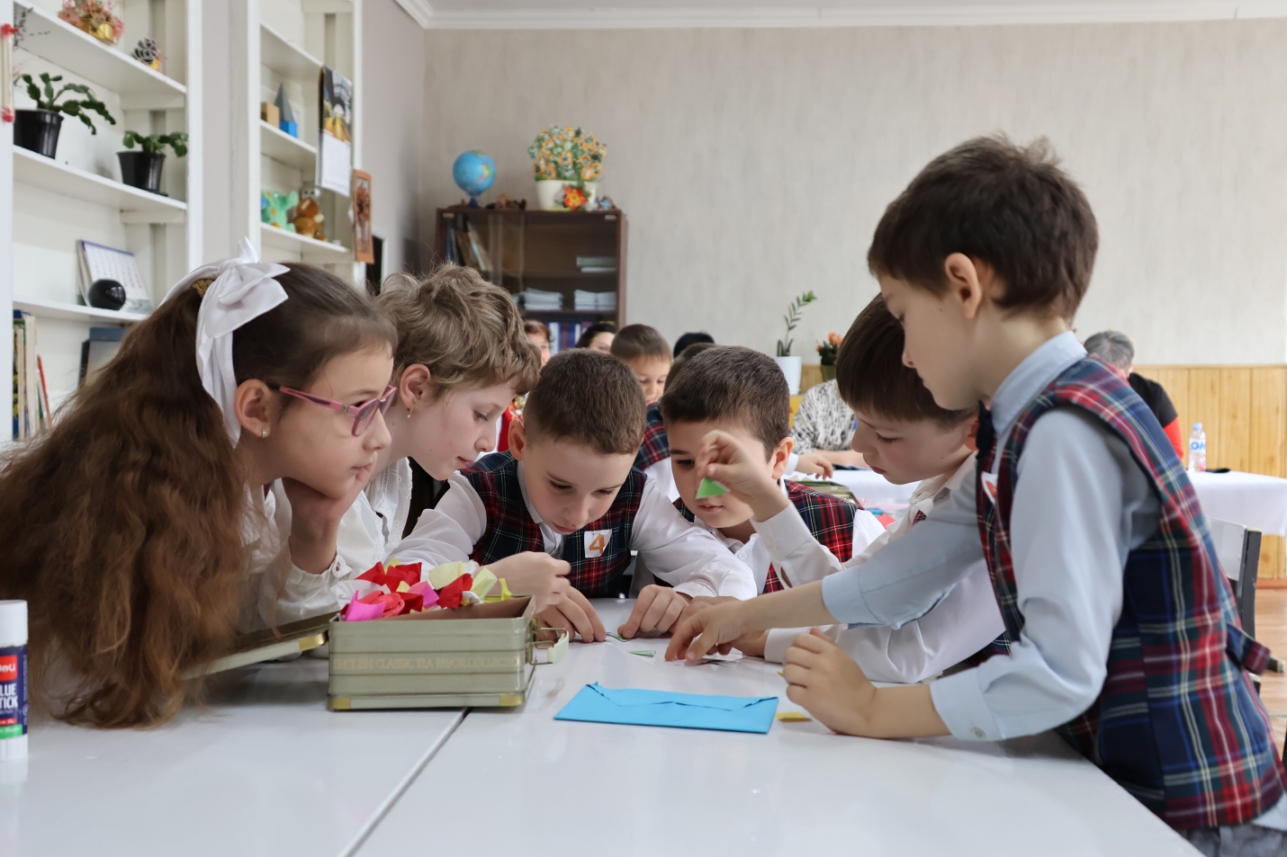 ПЕРВЫЕ ШАГИ В МИРЕ ТВОРЧЕСТВА