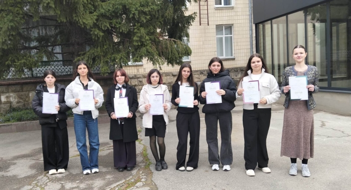 УЧАЩИЕСЯ ГАГАУЗИИ ЗАВОЕВАЛИ 9 ПРИЗОВЫХ МЕСТ НА РЕСПУБЛИКАНСКОЙ ОЛИМПИАДЕ ПО РУССКОМУ ЯЗЫКУ И ЛИТЕРАТУРЕ
